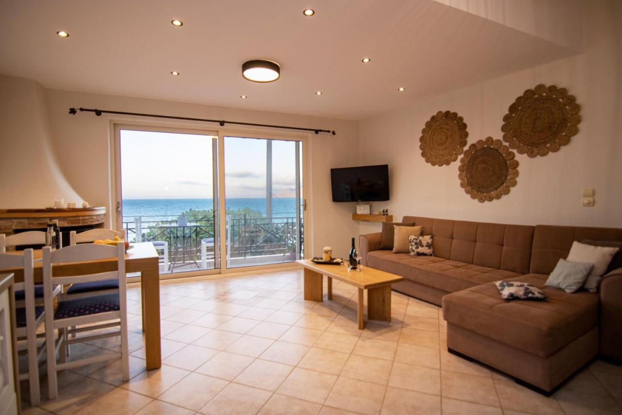 The Island House - Family Size Apt - Overlooking The Aegean - 3 Steps From The Beach モコロス エクステリア 写真